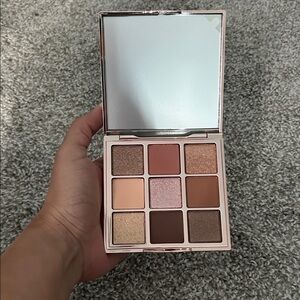 Glamorous Glow Eyeshadow Palette by [Brand]